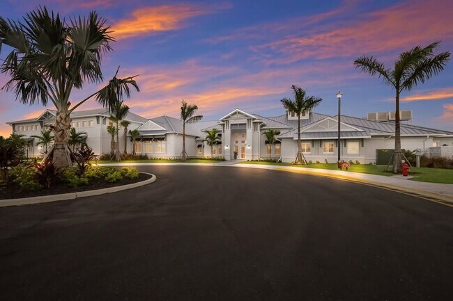 Building Photo - 15035 Sunny Day Dr