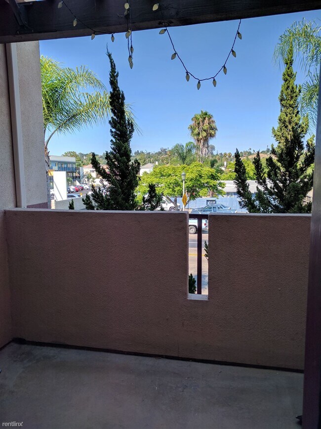 Foto del edificio - 3 br, 3 bath Townhome - Escondido Park Row