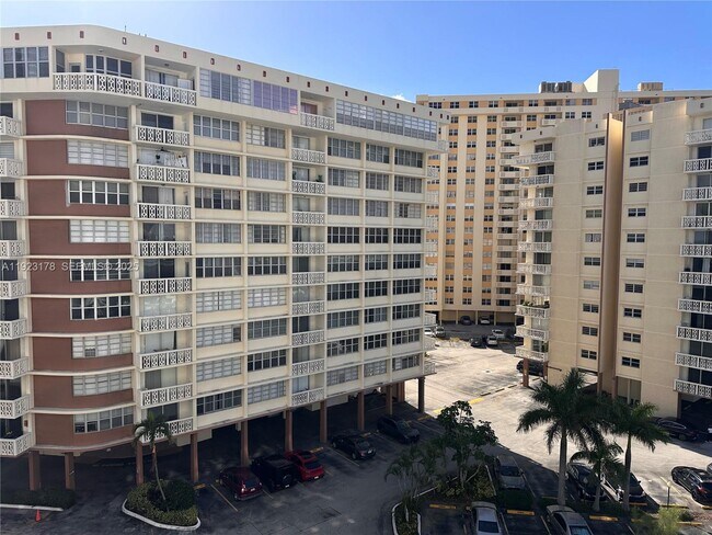Building Photo - 1801 S Ocean Dr
