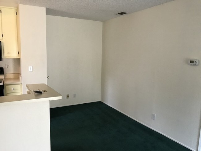 Building Photo - 104 La Contera Ct