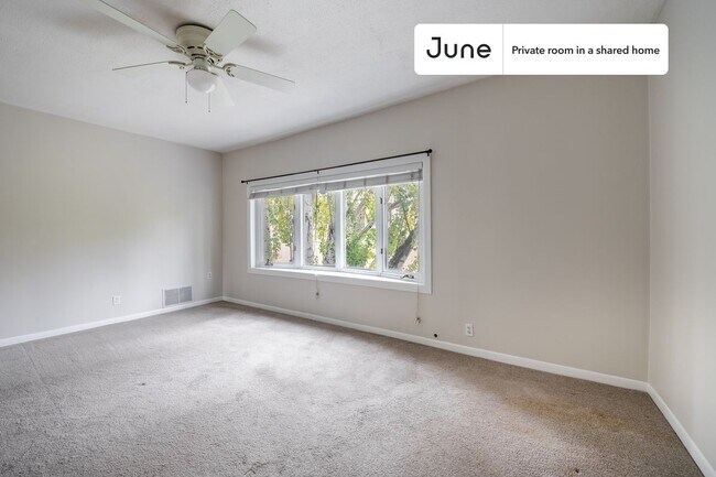 Foto del edificio - Room in Shared 5 bed/3 bath home