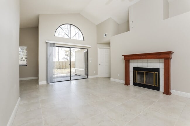 Building Photo - 173 Lakeside Cir