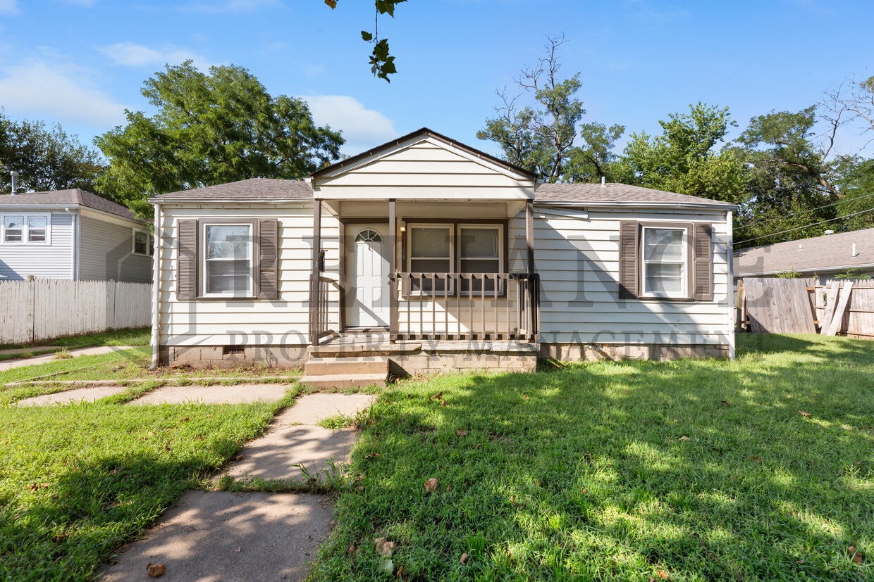Primary Photo - 1108 W 17th St N