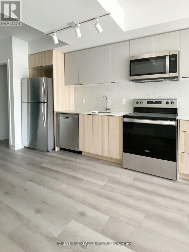 Photo du bâtiment - 2000 Bathurst St