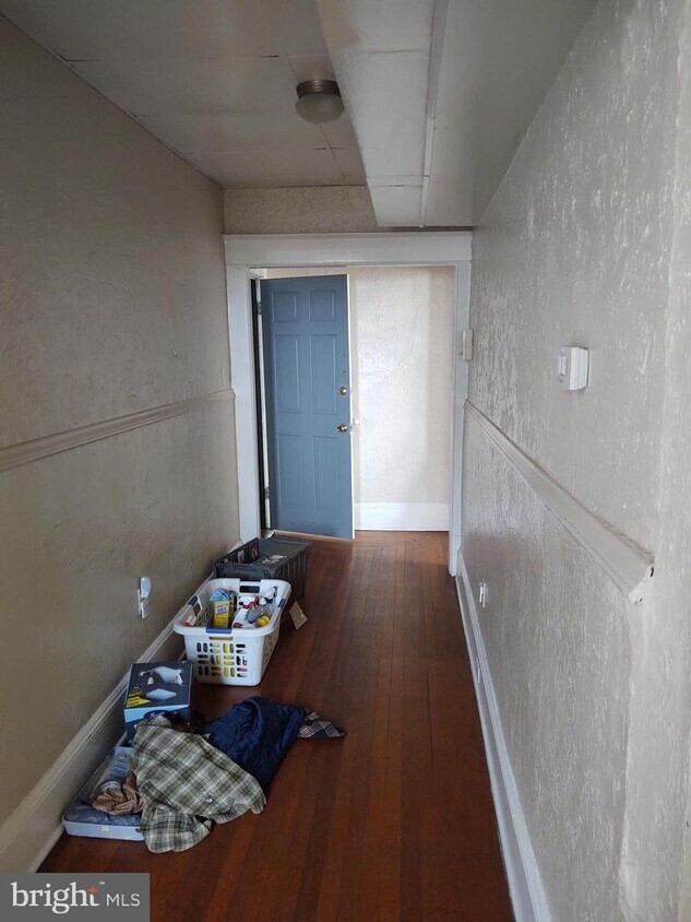 Foto principal - 527 W Main St