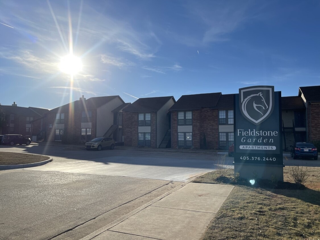 Fieldstone Garden Apartments 101 Fieldstone Way Mustang, OK