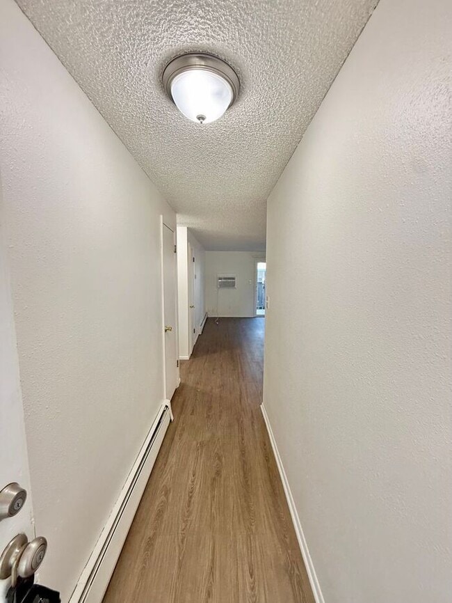 Building Photo - Updated 2 bedroom ranch in north Loveland!...
