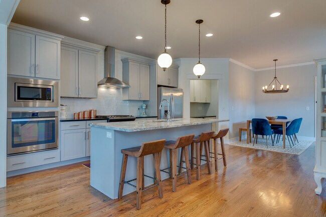 Foto del edificio - 1407 Pillow St