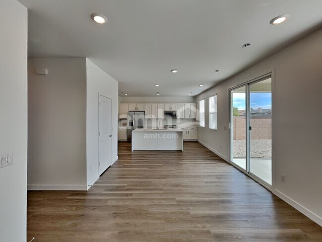 Foto del edificio - 9543 E Friedel Dr