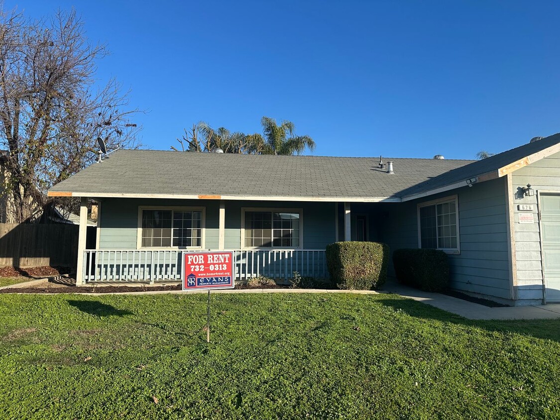 Primary Photo - Roomy house that has been revamped, almost...