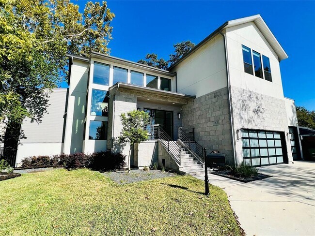 Building Photo - 922 T C Jester Blvd