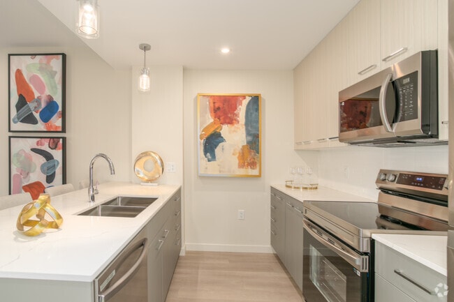 1BR, 1BA - 559SF - Kitchen - Aspire