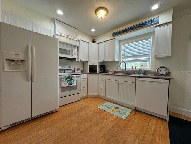 Foto del edificio - 300 S Central Ave