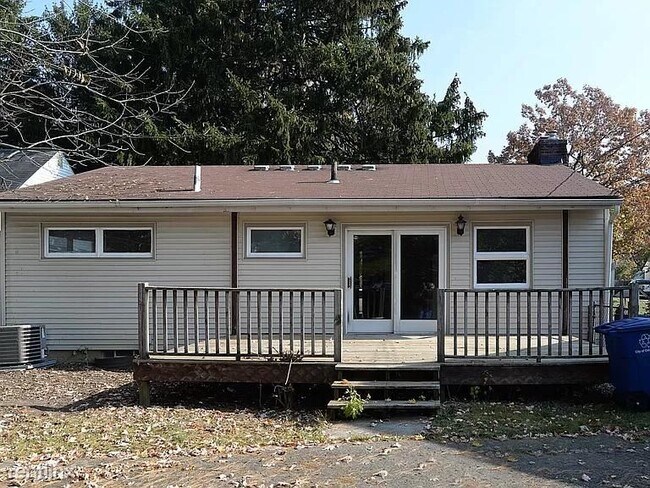 Foto del edificio - 2 br, 2 bath House - 875 Elizabeth Ave