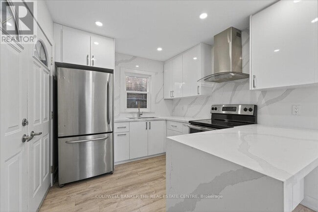 Building Photo - 693 Mt Pleasant Rd