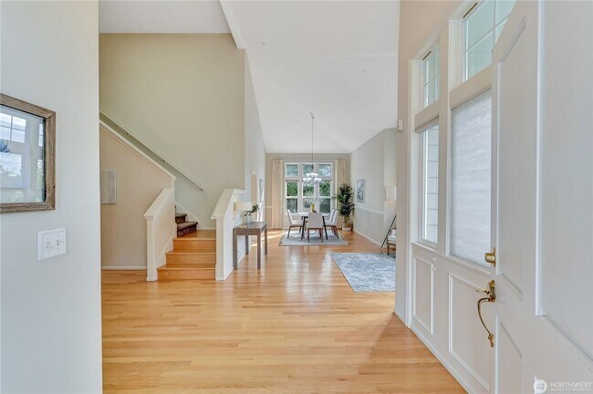 Foto del edificio - ? Stunning 4BR/3.5BA Home in Lake Forest P...