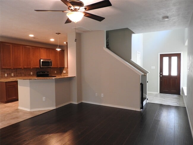 Building Photo - 3 Whitekirk Pl