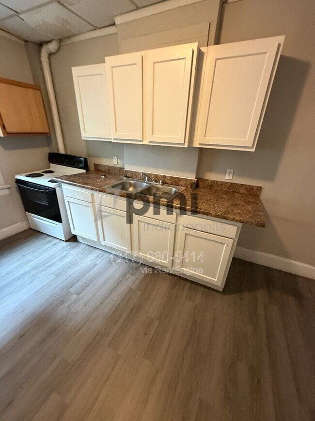 Foto del edificio - 3502 N Kenwood Ave
