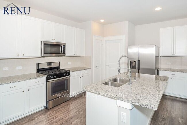 Building Photo - AVAILABLE NOW FOR A SELF GUIDED TOUR!