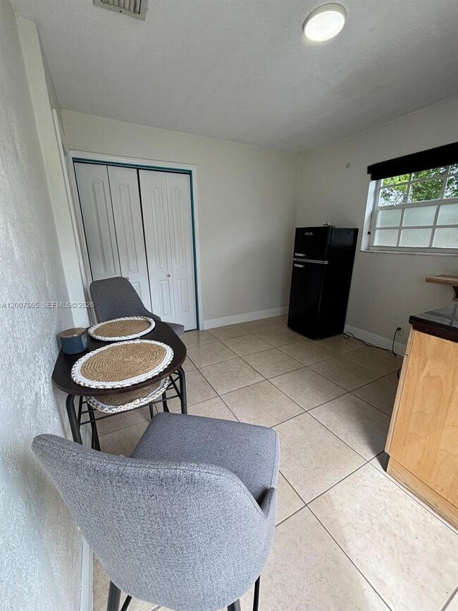 Foto del edificio - 6870 SW 5th Ct