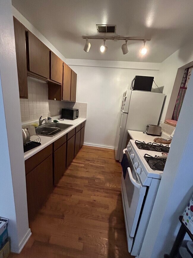 Foto del edificio - 2638 N Wayne Ave