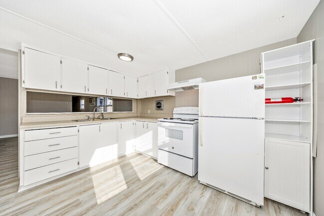 Foto del edificio - 5201 Amos Reeder Rd