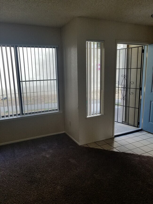 Foto de la unidad - Pinewood Village Condominiums