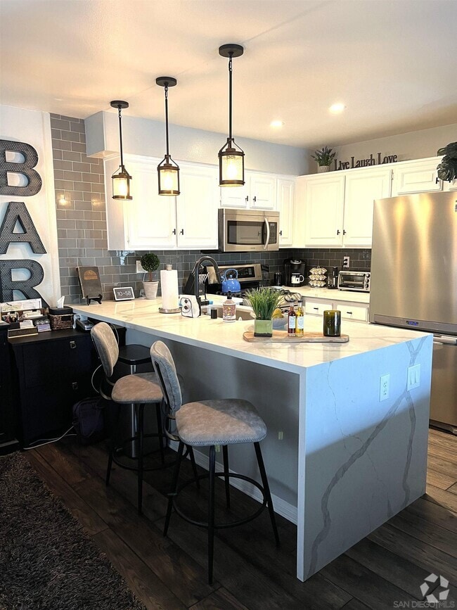 Building Photo - 6970 Ballena Way
