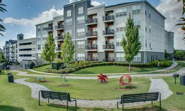 Foto del edificio - 747 Ralph McGill Blvd NE