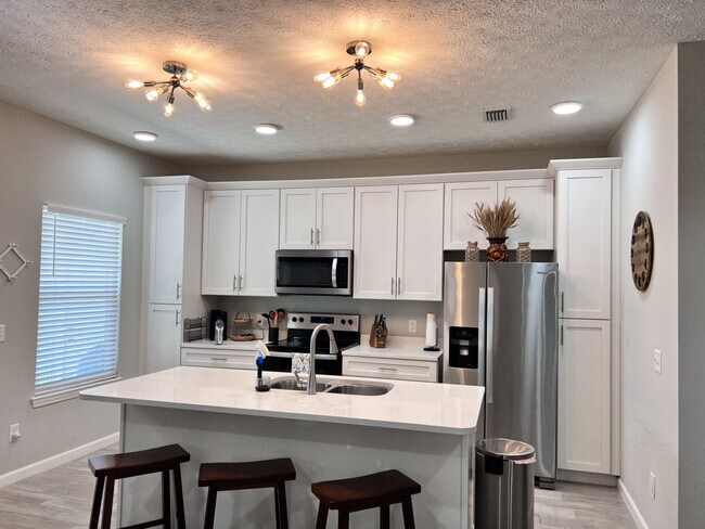 Foto del edificio - 304 La Paloma Pl