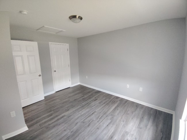 Building Photo - 16 Duiguid Dr
