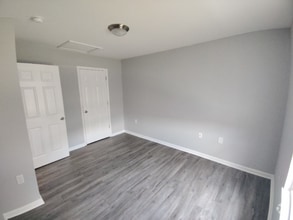 Building Photo - 73 Ferguson Dr