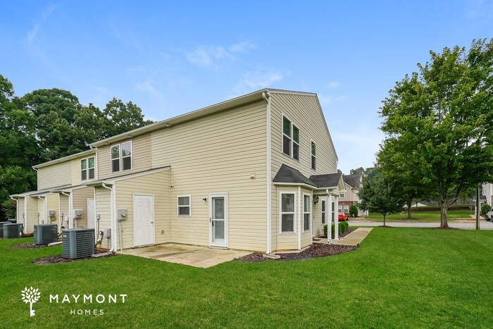 Foto del edificio - 339 Hidden Timber Ln