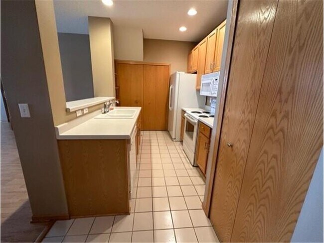 Building Photo - 17964 Cobblestone Way