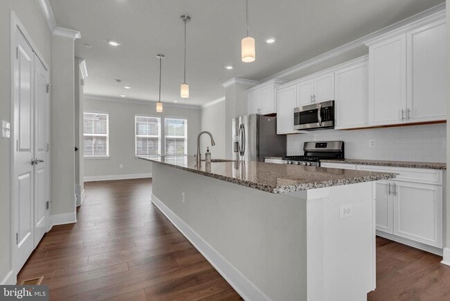Building Photo - 5754 Frederick Douglas Pl
