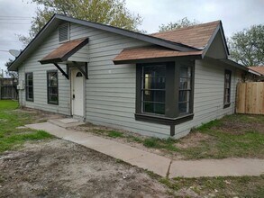 Building Photo - 7920 Falcon Ridge Dr