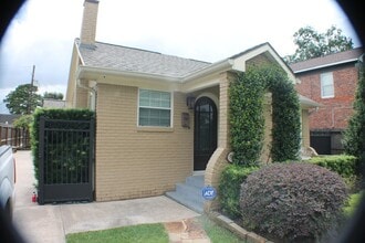 Building Photo - 8234 Bonner Dr