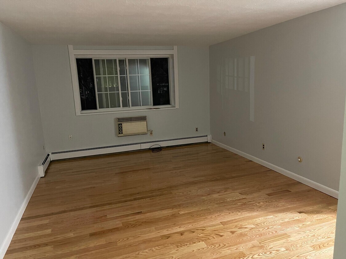 Living Room - 12 Woodland St