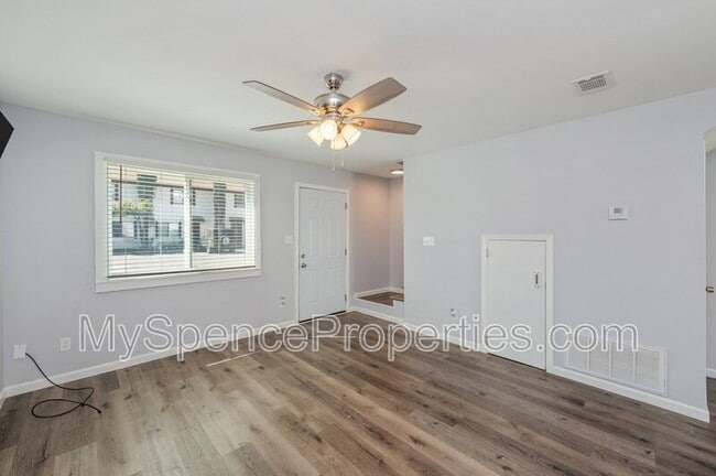 Building Photo - 710 Legion Dr