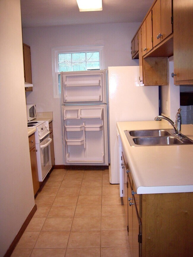 Foto del edificio - 2111 Victory Garden Ln