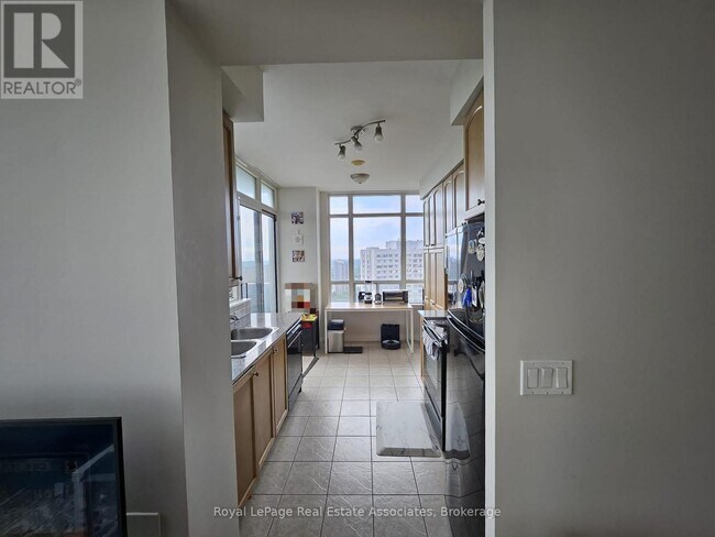 Building Photo - 90 Absolute Ave