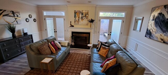 Building Photo - Gorgeous Furnished Three Bedroom Condo- Shorter/Long Term Leases Acceptable!