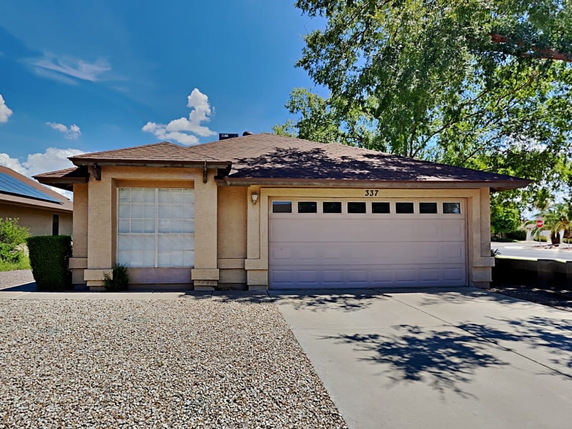 Primary Photo - 337 S Los Feliz Dr