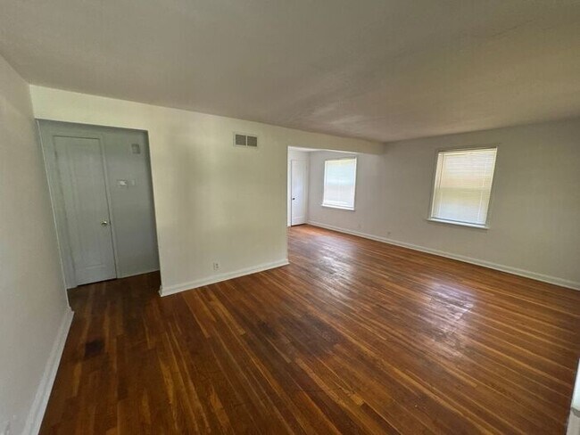 Foto del edificio - 3 br / 2 ba house with nice sized master b...