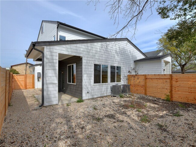 Building Photo - 1409 Casey St