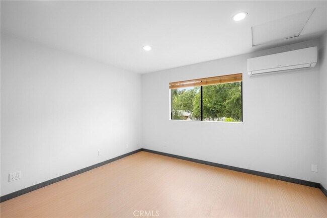 Foto del edificio - 10377 McBroom St