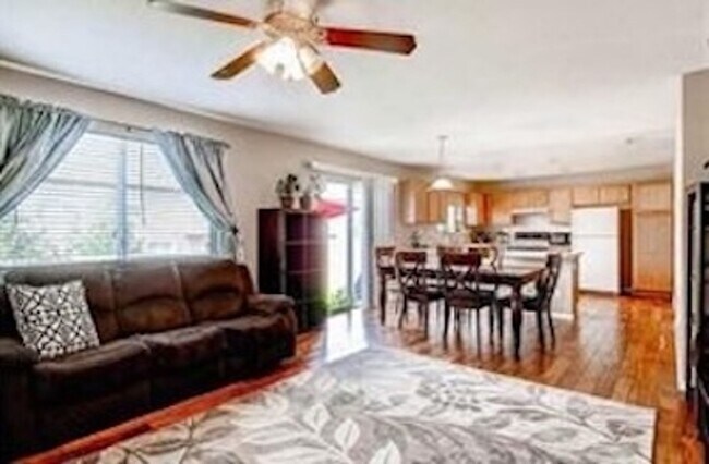 Foto del edificio - Lovely Gleneagle Charmer!