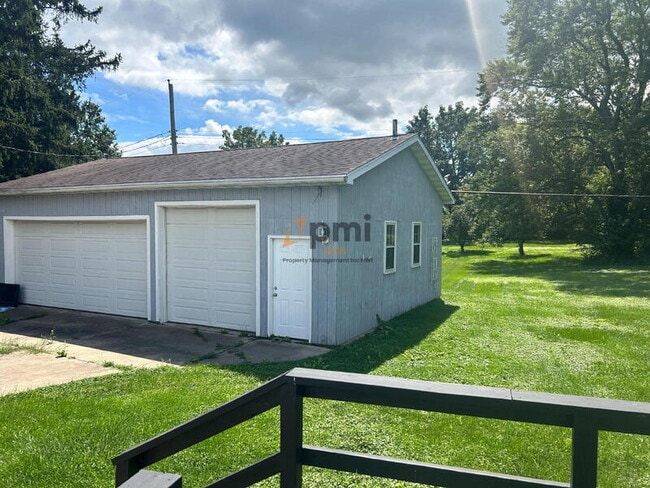 Building Photo - 1607 E 73rd Ave