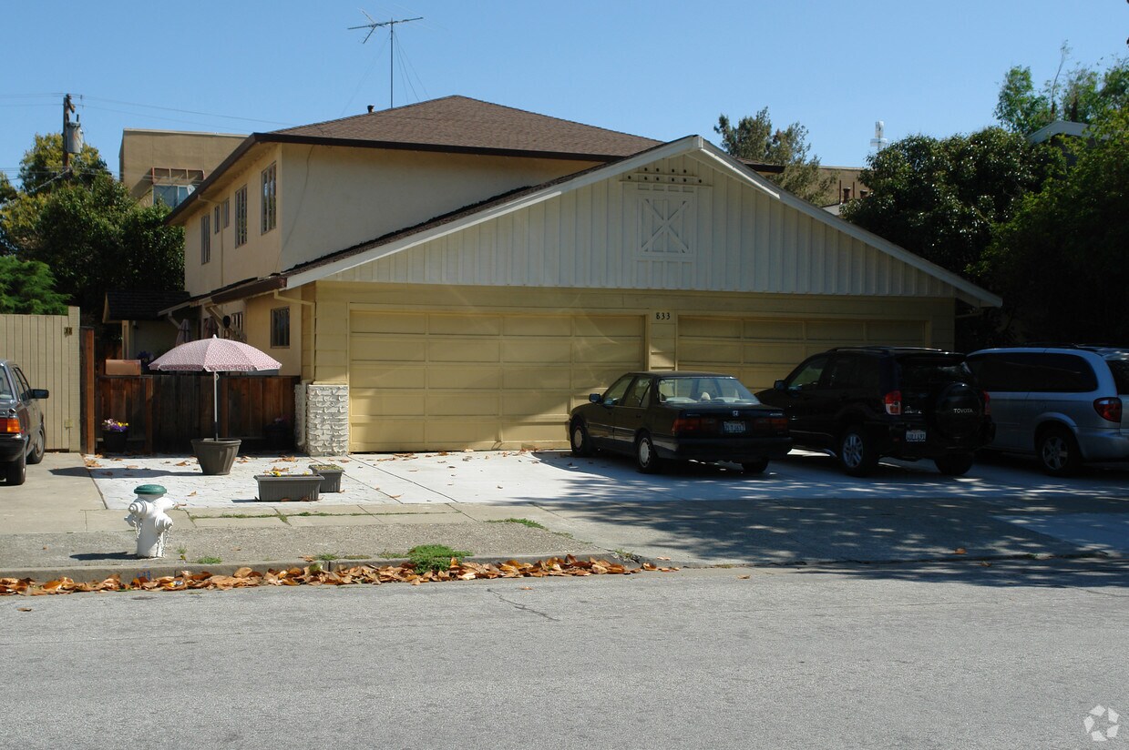 Primary Photo - 833 Blair Ave
