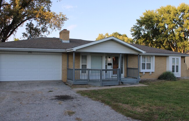 Foto del edificio - 3 Bedroom and 2 full bath home in Kansas C...